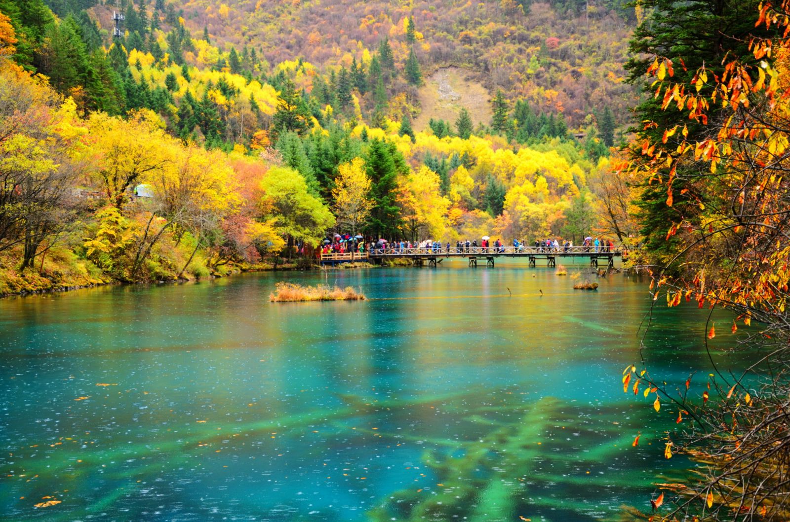 ทะเลสาบกระจกจิ่วจ้ายโกว (Jiuzhaigou) 